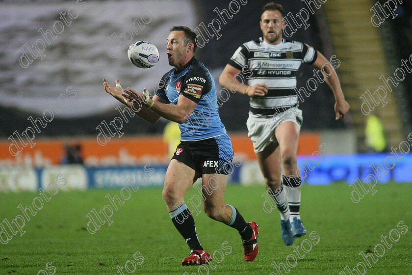 hull-st-helens693 
 James Roby juggles the ball from the kick off 
 Keywords: Hull FC, St Helens