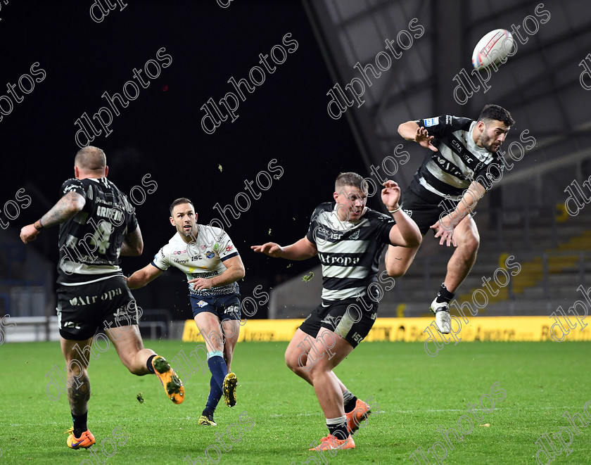 GaleLuke1-8-1020jr 
 Leeds Rhinos's Luke Gale kicks past Hull FC's Jack Brown and Jake Connor

Betfred Super League XXV Hull FC v Leeds Rhinos 08/10/20 (Pic by John Rushworth) 
 Keywords: Rugby, Rugby League, Sport, Betfred, Leeds, Rhinos, Hull, FC, Emerald, Stadium, Headingley