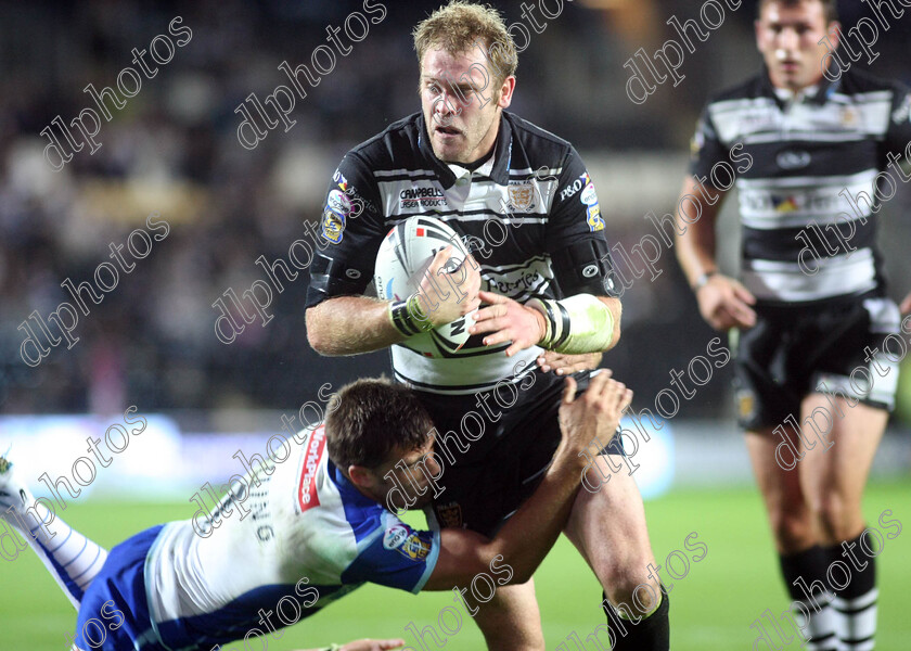 hullfc05 
 melling tackles richard whiting 
 Keywords: richard whiting