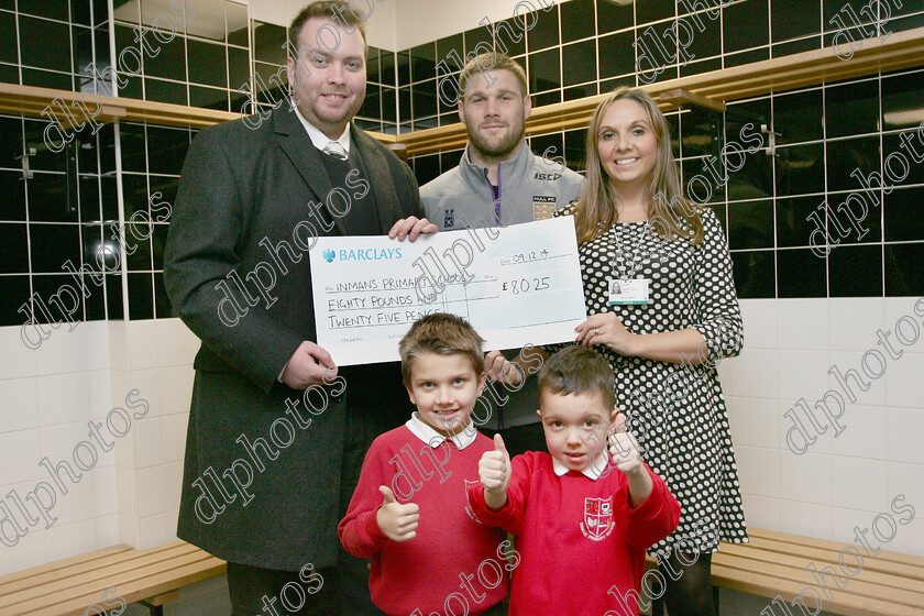 KA4Y4260 
 Hull Fc Fanbassadors
Inmans Primary receive cheque from James Clark and Kirk Yeaman