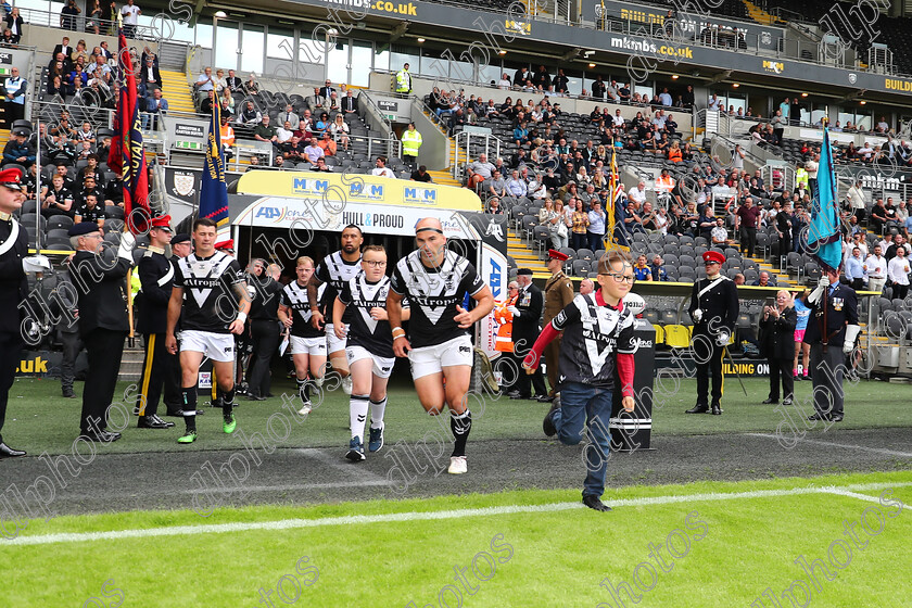 HFC LR0266 
 Hull Fc v Leeds Rhinos
Armed Forces Day,
Mascots