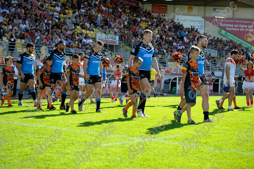 TeamsEnter1-22-0619pr 
 Rugby League, 2019 BETFRED SUPER LEAGUE game, round 19, Gilbert Brutus stadium Perpignan France, Dragons Catalans (Perpignan) vs HULL FC, saturday june 22, 2019 - 
HULL FC won 10 - 50

Credit Photo : Pascal RODRIGUEZ