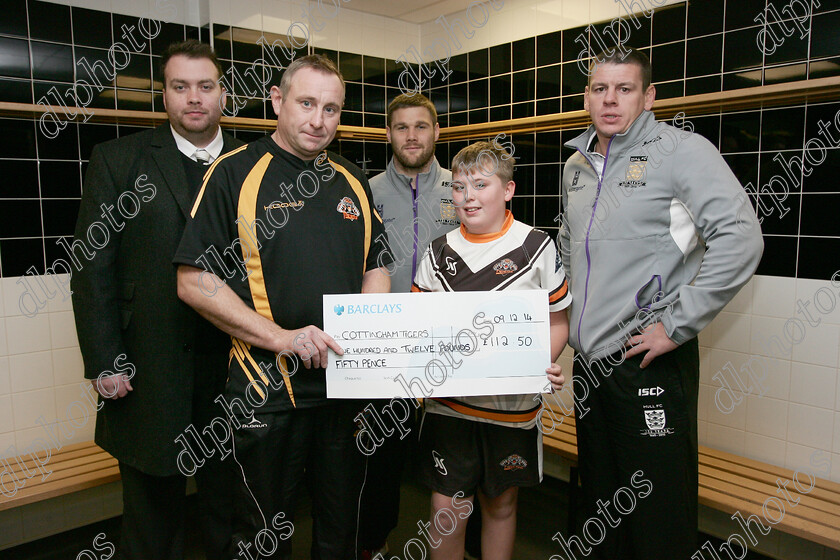 KA4Y4288 
 Hull Fc Fanbassadors
Cottingham Tigers receive cheque from James Clark and Kirk Yeaman