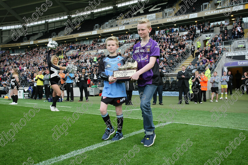 hull-st-helens164 
 Prescot Boys bring out the trophy 
 Keywords: Hull FC, St Helens