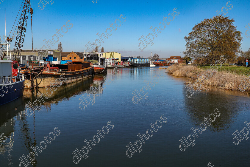 AQ3I9860 
 Beverley, River Hull, Boats, Weel Road 
 Keywords: Beverley, River Hull, Boats, Weel Road