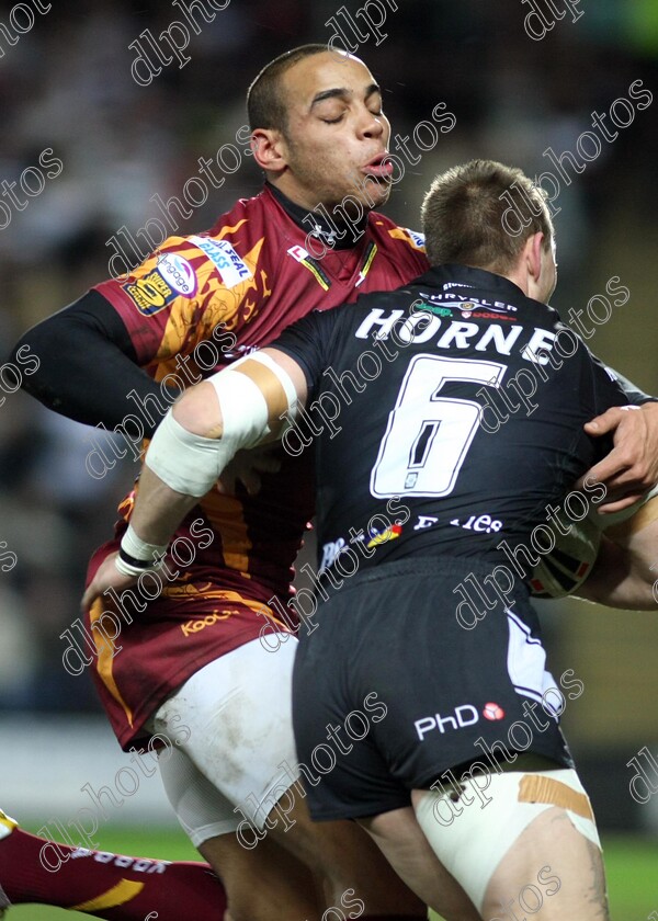 hullfc09 
 jamahl lolesi stops richard horne 
 Keywords: leroy cudjoe