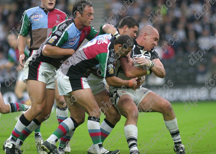 hull008 
 paul king finds his way blocked