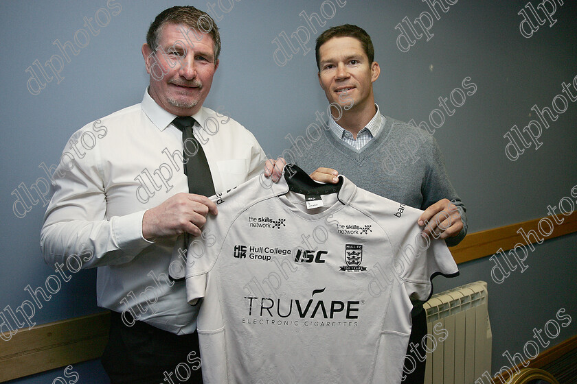 KA4Y7121 
 Richard Swain with Lee Crooks 
 Keywords: Hull FC, Catalan Dragons