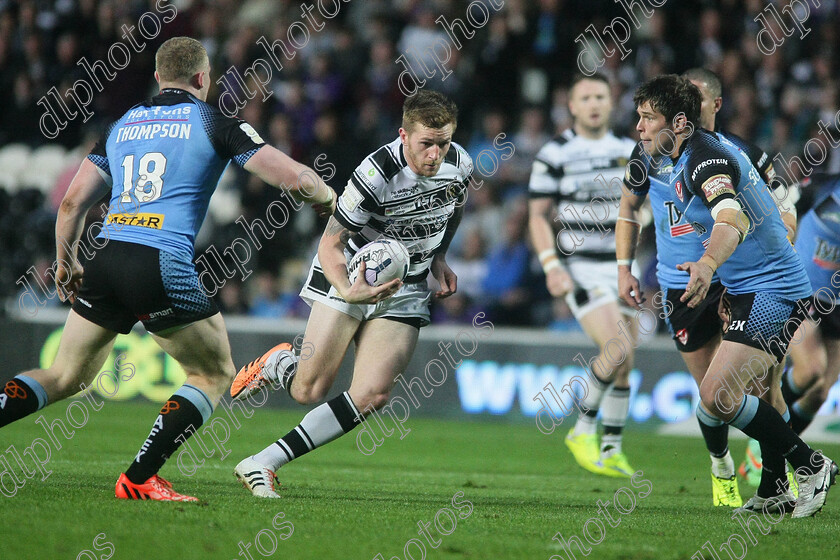 hull-st-helens405 
 Marc Sneyd spots a small gap 
 Keywords: Hull FC, St Helens