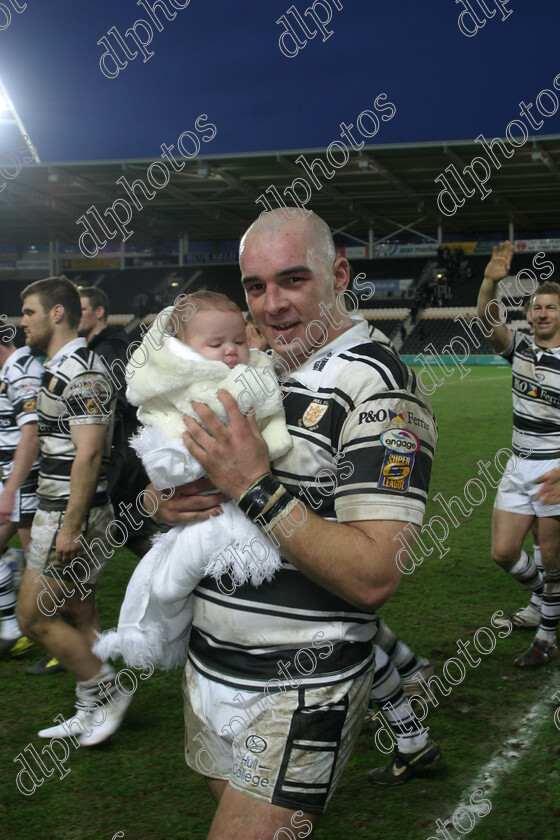 IMG 4794 
 proud father paul king with daughter madison at the end of his testimonial