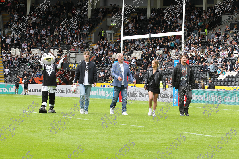 HFC LR0476 
 Hull Fc v Leeds Rhinos
Armed Forces Day,
Jason Smith & family delivery the Matchball