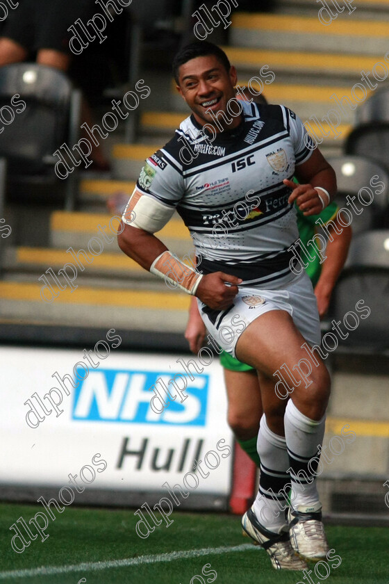 IMG 4054 5204 
 willie manu turns to celebrate with his team mates after scoring hull's first try 
 Keywords: willie manu