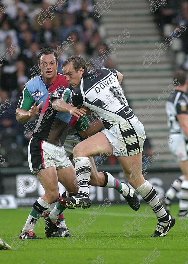 hull009 
 ewan dowes on the charge