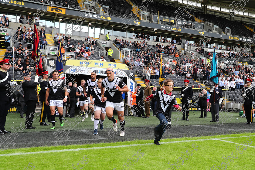 HFC LR0267 
 Hull Fc v Leeds Rhinos
Armed Forces Day,
Mascots