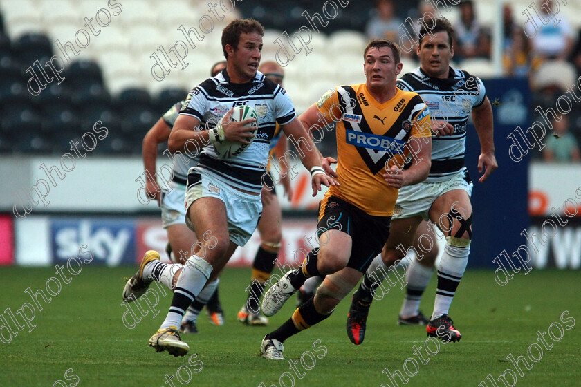 IMG 4094 5242 
 ben crooks shows the castleford a clean pair of heals 
 Keywords: ben crroks