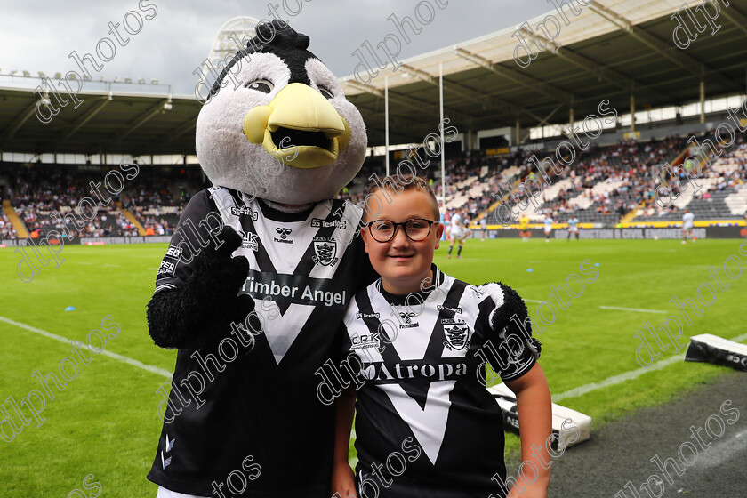 HFC LR0165 
 Hull Fc v Leeds Rhinos
Armed Forces Day,
Mascots