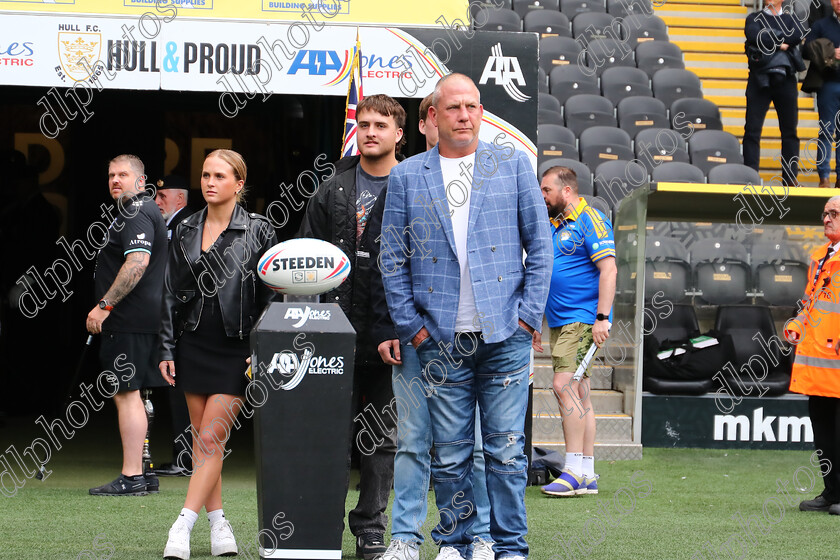 HFC LR0183 
 Hull Fc v Leeds Rhinos
Armed Forces Day,
Jason Smith & family delivery the Matchball