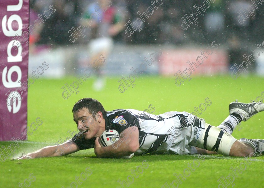 hull004 
 craig hall dives over to score an interception try to ensure a hull victory