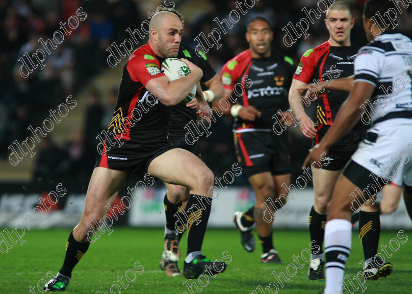 fc-bulls0701 
 adrian purtell looks to hit the hull defencive line