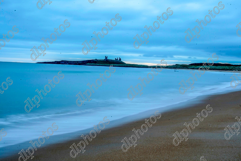 DLPL4784 
 Dunstanburgh Castle from Embleton Beach 
 Keywords: Dunstanburgh Castle from Embleton Beach