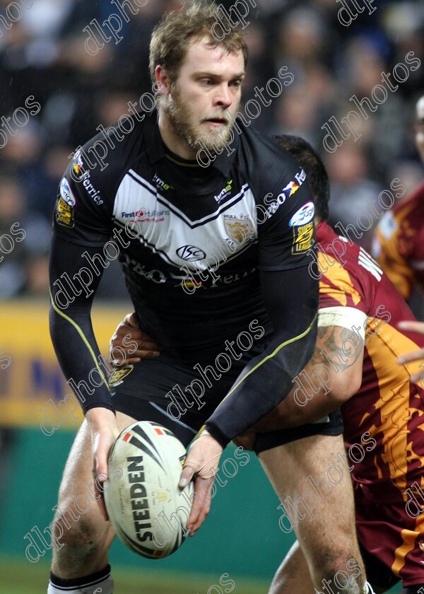 hullfc04 
 richard whiting looks for support 
 Keywords: richard whiting