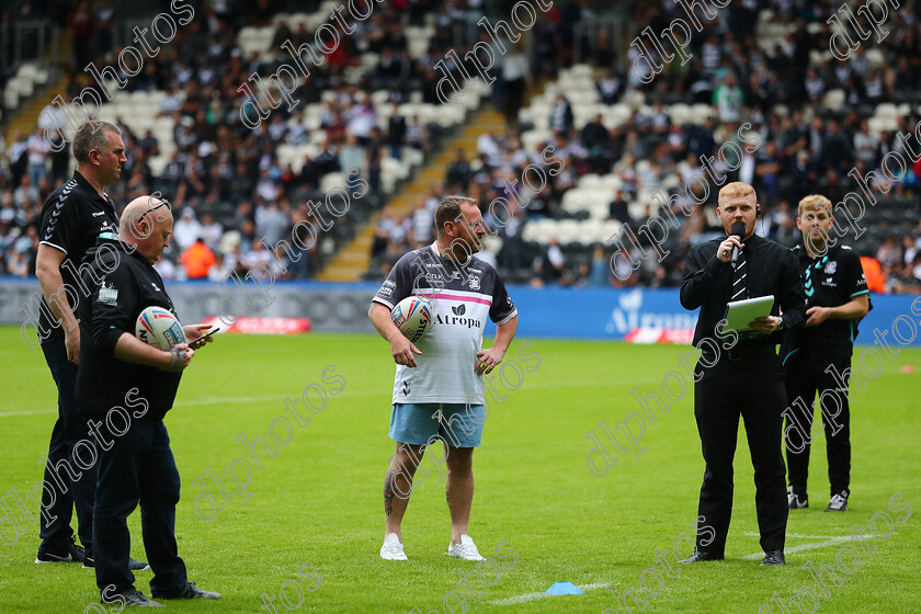 HFC LR0799 
 Hull Fc v Leeds Rhinos
Armed Forces Day,
Half time - Boot It