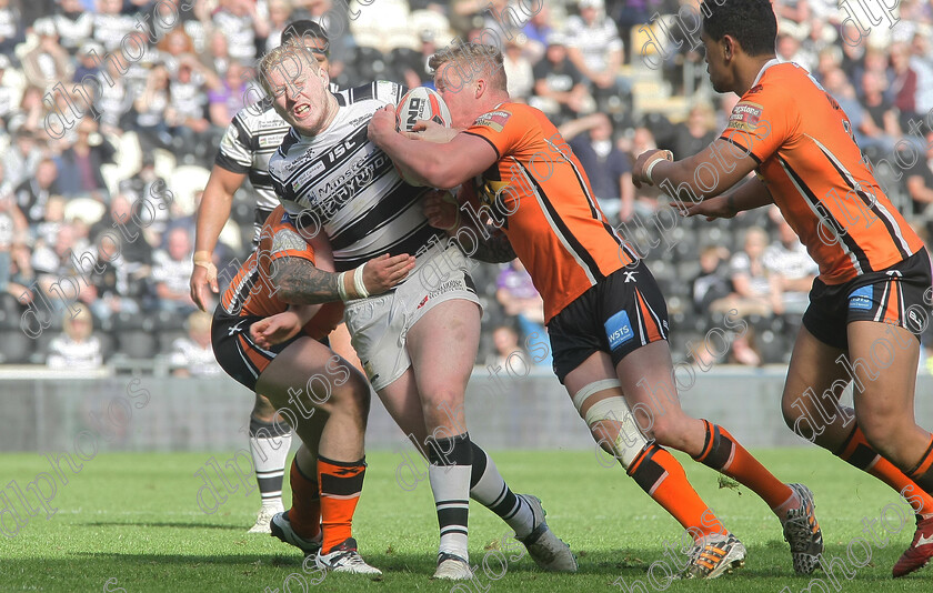 hull-castleford692 
 Jordan Abdull takes on the line 
 Keywords: Hull FC, Castleford Tigers