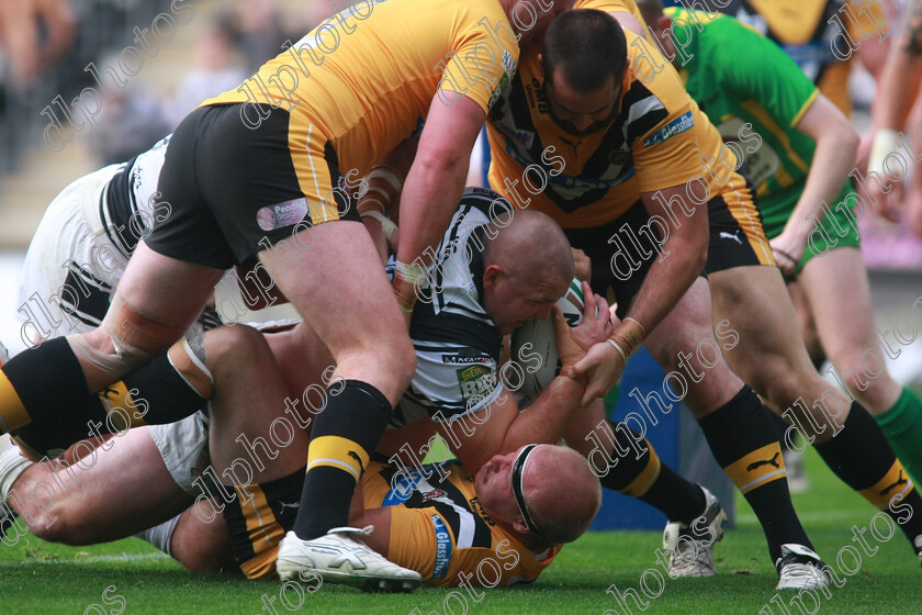 IMG 4184 5333 
 hull fc mark o'meley struugles to get the ball down but is held up by resolute castleford defence 
 Keywords: mark o’meley