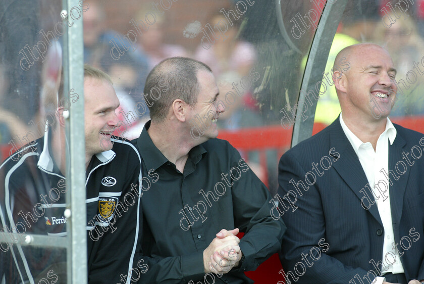 B1FB8181 
 jon sharp and richard agar look relaxed before kick off 
 Keywords: Hull KR v Hull FC