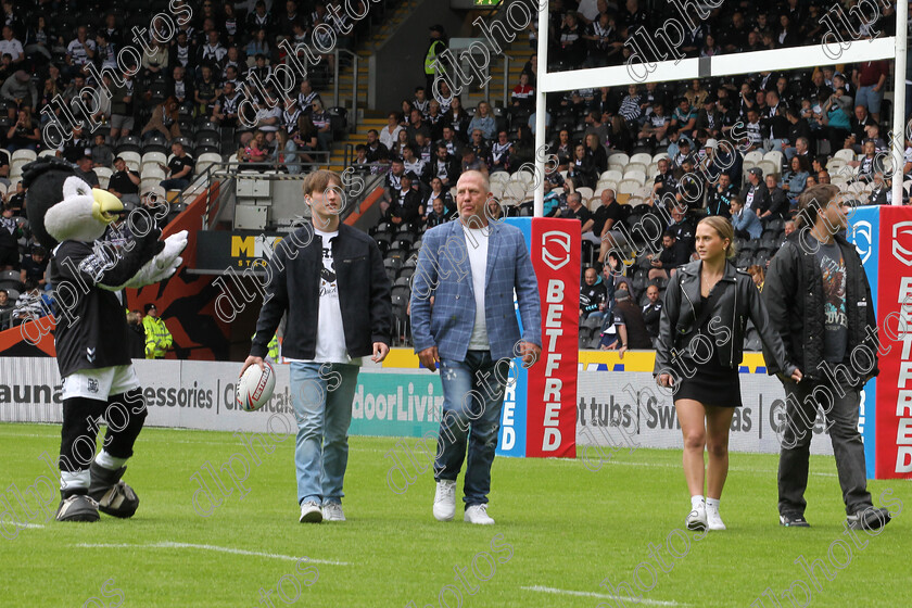 HFC LR0473 
 Hull Fc v Leeds Rhinos
Armed Forces Day,
Jason Smith & family delivery the Matchball