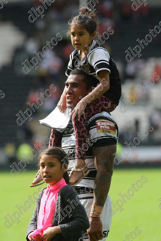 fc-castleford0994 
 Fetuli Talanoa with family 
 Keywords: Hull FC, Castleford Tigers